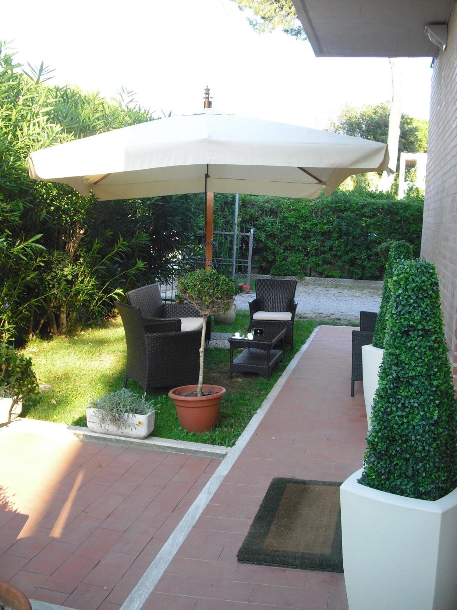 Hotel Garden Tirrenia Zewnętrze zdjęcie