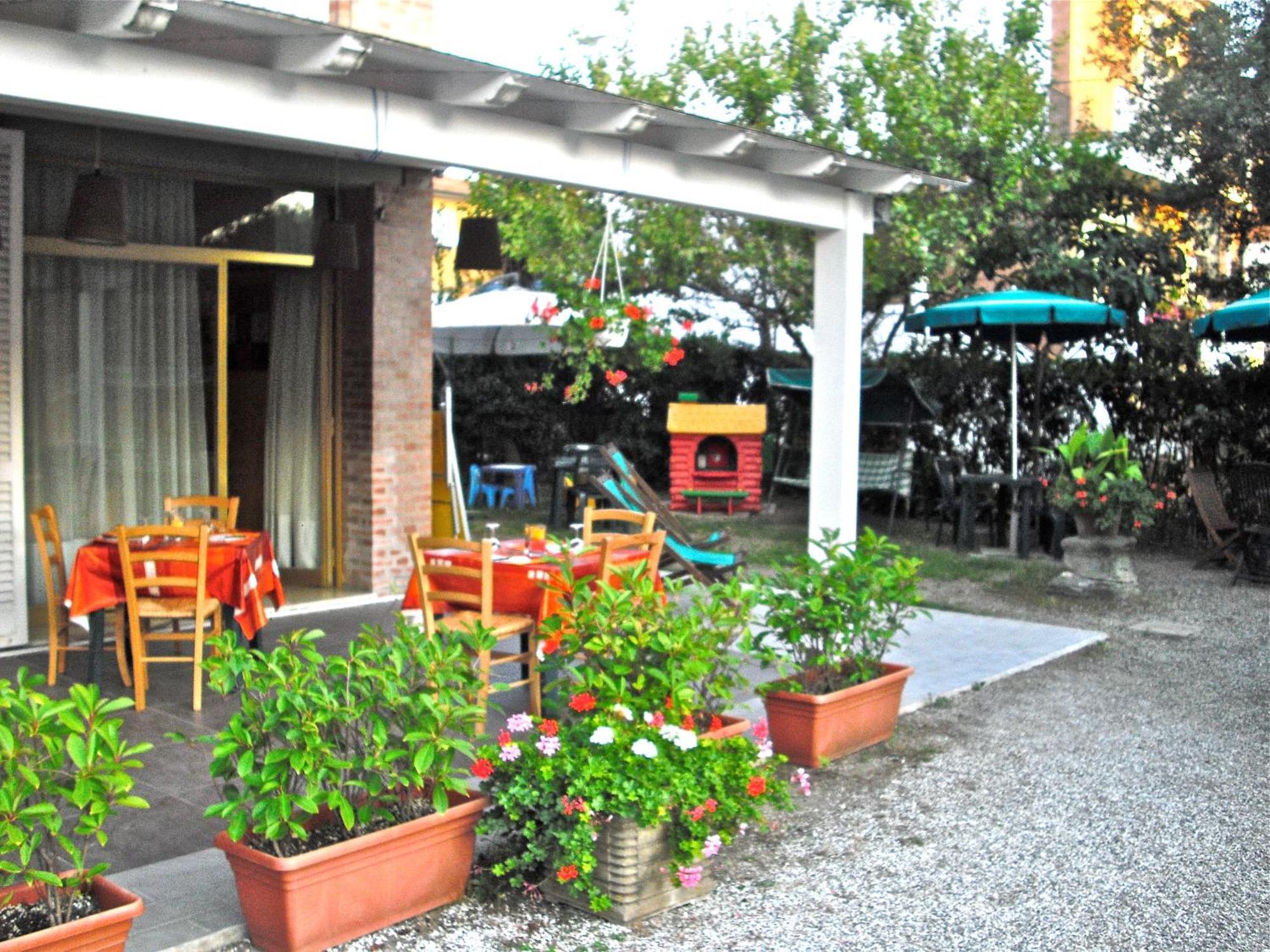 Hotel Garden Tirrenia Zewnętrze zdjęcie