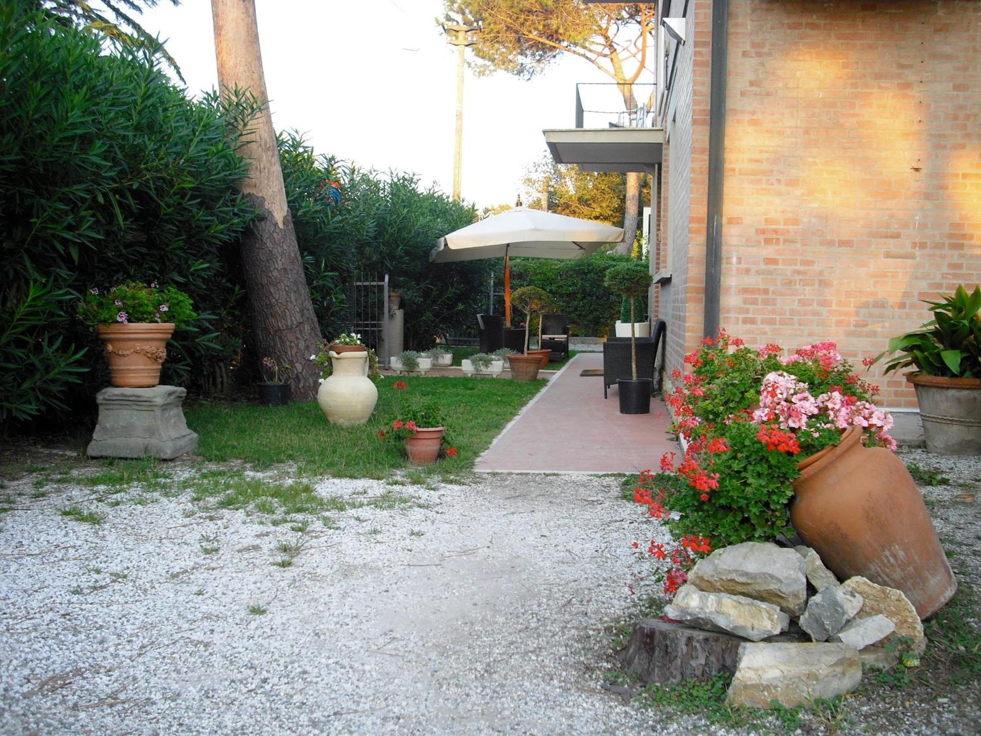 Hotel Garden Tirrenia Zewnętrze zdjęcie