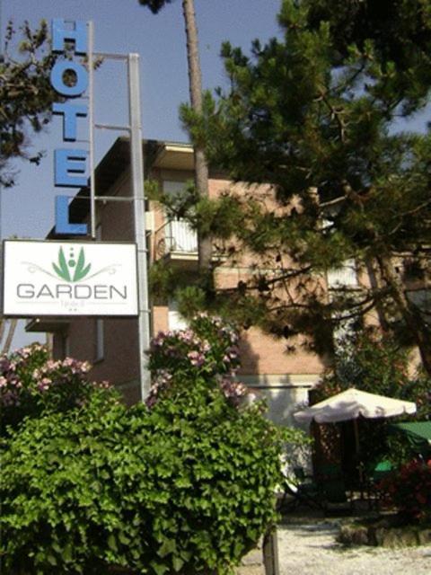 Hotel Garden Tirrenia Zewnętrze zdjęcie